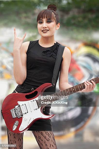 Modern Punk Rocker 11,841 Modern Rock Artist Stock Photos, High-Res Pictures, and Images ...