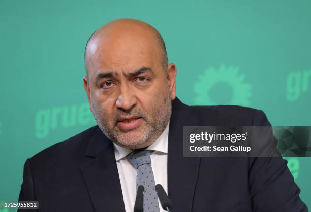 Omid Nouripour , co-leader of the German Greens Party, speaks to the media at Greens Party headquarters the day after state elections in Hesse and...