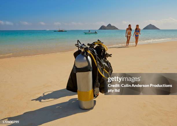 scuba gear on beach - aqualung diving equipment stock pictures, royalty-free photos & images