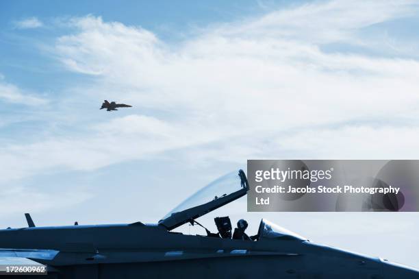 fighter jets flying in sky - us air force stock pictures, royalty-free photos & images