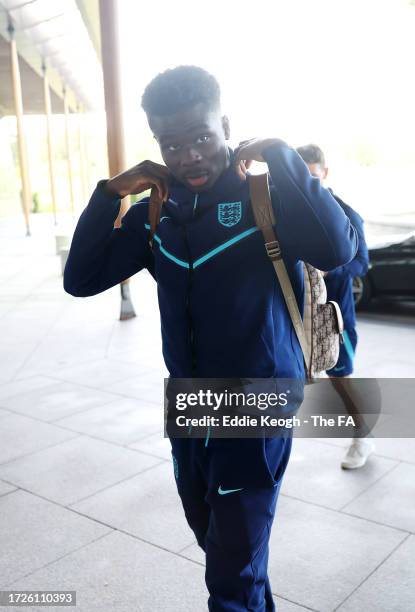 Bukayo Saka of England arrives at St George's Park on October 09, 2023 in Burton upon Trent, England.