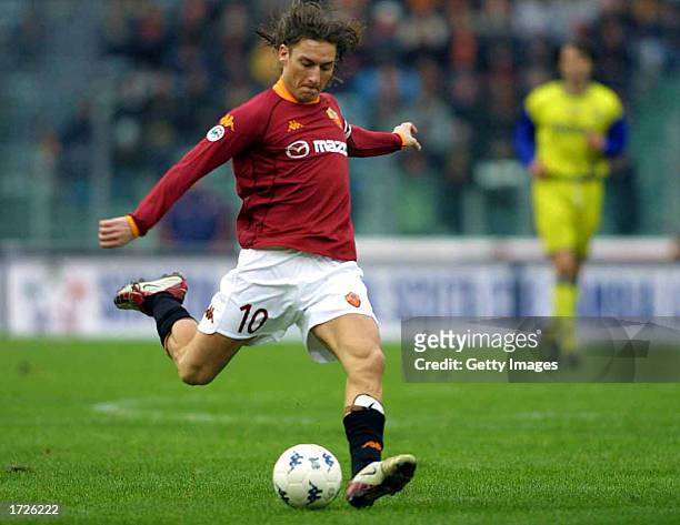 Francesco Totti of Roma in action during the Serie A match between Roma and Chievo, played at the Stadio Olimpico, Rome, Italy on January 12, 2002.