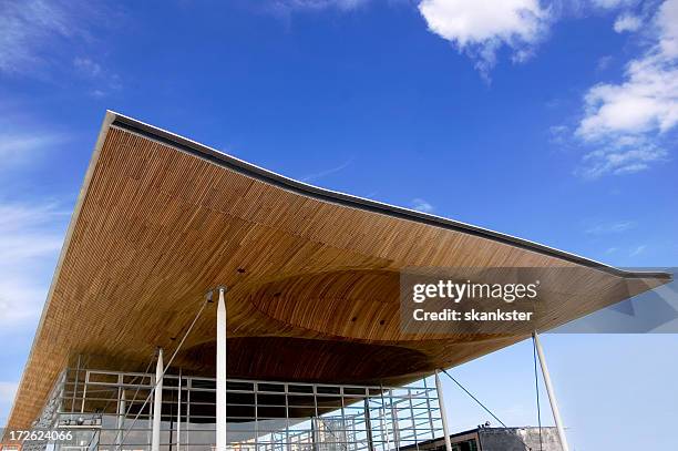 edifício da assembleia nacional de cardiff - cardiff wales - fotografias e filmes do acervo