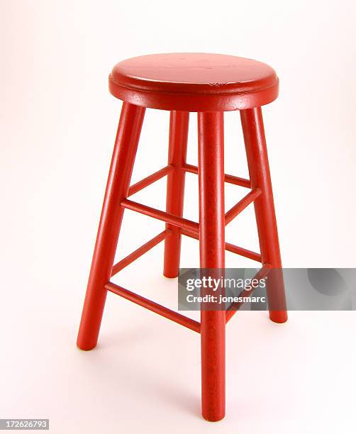 rojo de heces - taburete fotografías e imágenes de stock