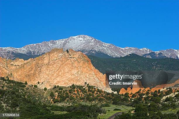 pikes peak and garden of the gods - pikes peak national forest 個照片及圖片檔