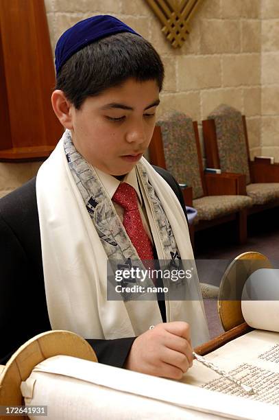 young man's bar mitzvah - torah stockfoto's en -beelden