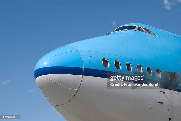 boeing 747 nase und die cockpit - 747 stock-fotos und bilder