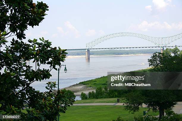 メンフィスブリッジ水平 - memphis - tennessee ストックフォトと画像