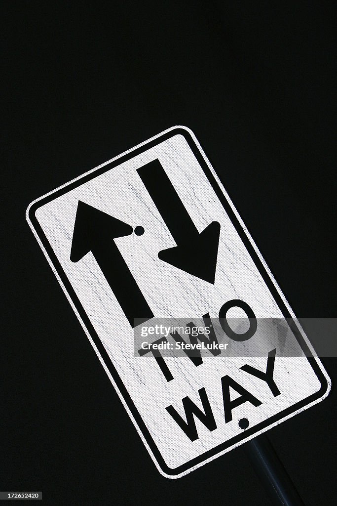 2 way street の標識に進みます。
