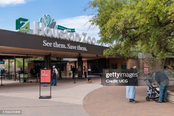 Entrance to the Houston Zoo located at Hermann Park in downtown Houston, Texas.