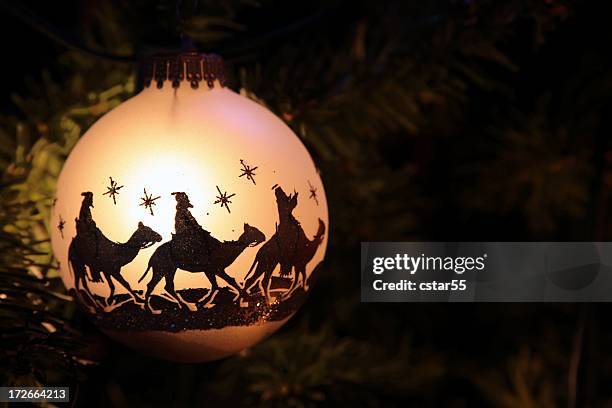 religious: three wise men silhouette on christmas ornament - three wise men 個照片及圖片檔