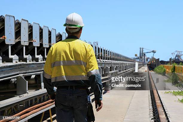 coal terminal workman - queensland bildbanksfoton och bilder