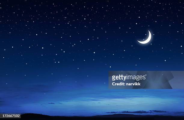 starry peaceful night - manen stockfoto's en -beelden