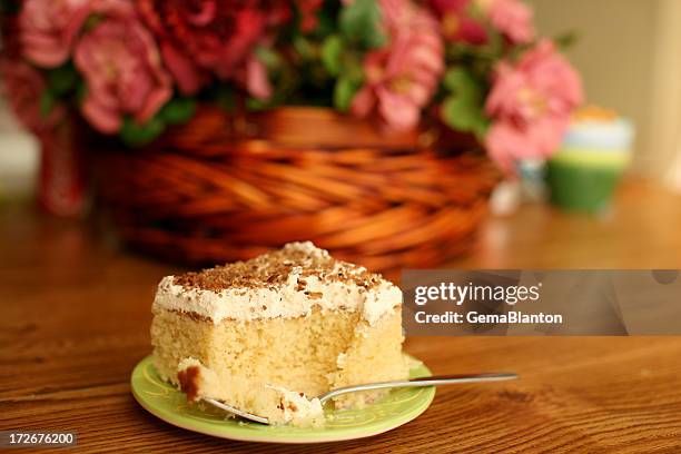 tres leches gâteau - dessin au pastel photos et images de collection