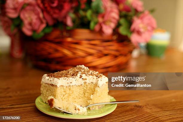 three milks cake - cake stockfoto's en -beelden