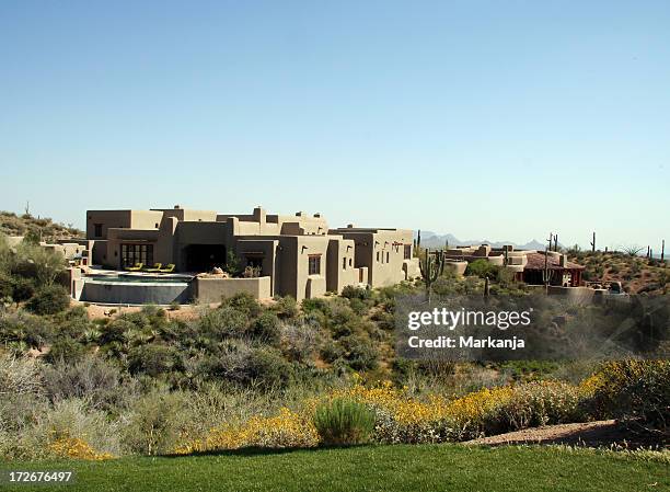 house at golf course - scottsdale arizona house stock pictures, royalty-free photos & images