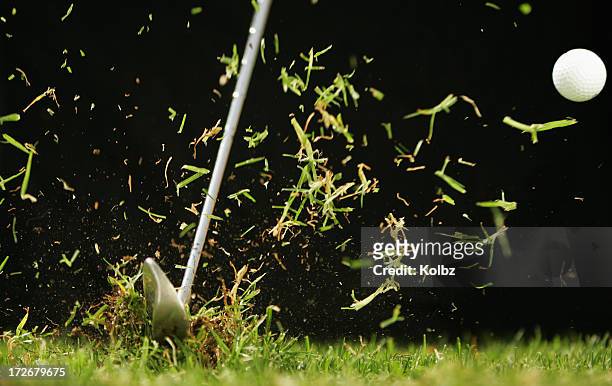 golf ball being hit - golfclub stockfoto's en -beelden