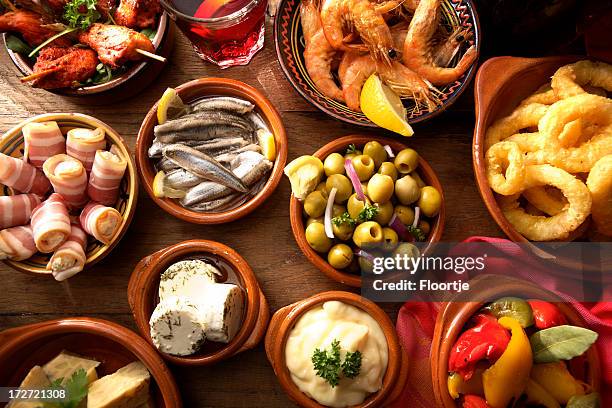 spanish stills: tapas - variety - spanish stockfoto's en -beelden