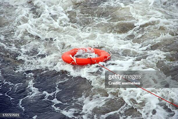 life preserver, rettungsring zu, lifebelt - rettungsring stock-fotos und bilder
