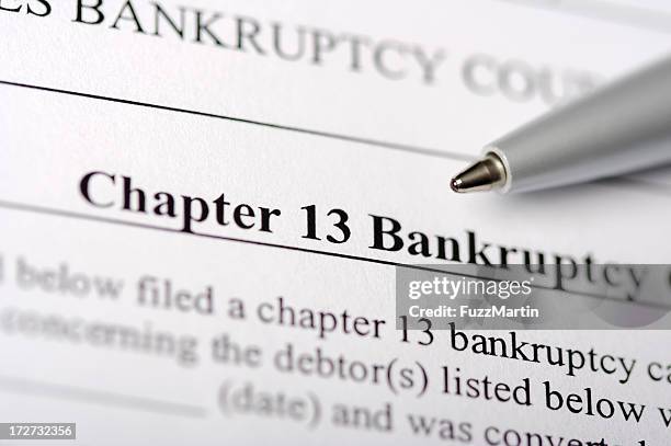 el capítulo 13 bancarrota papeleo - bancarrota fotografías e imágenes de stock