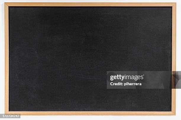 blank blackboard with wooden frame background - schoolbord stockfoto's en -beelden