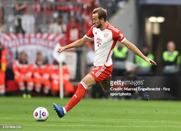Harry Kane of FC Bayern München plays the ball during the Bundesliga match between FC Bayern München and Sport-Club Freiburg at Allianz Arena on...