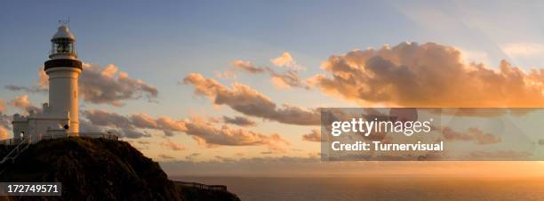 byron bay farol baunilha nascer do sol - byron bay imagens e fotografias de stock