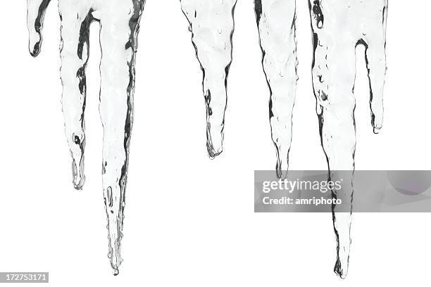 icicles avec un tracé de détourage détaillé - stalagtite photos et images de collection