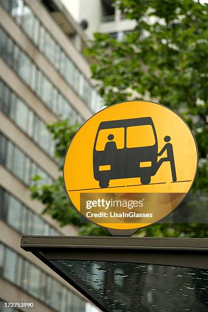 bus stop - bus sign stock pictures, royalty-free photos & images