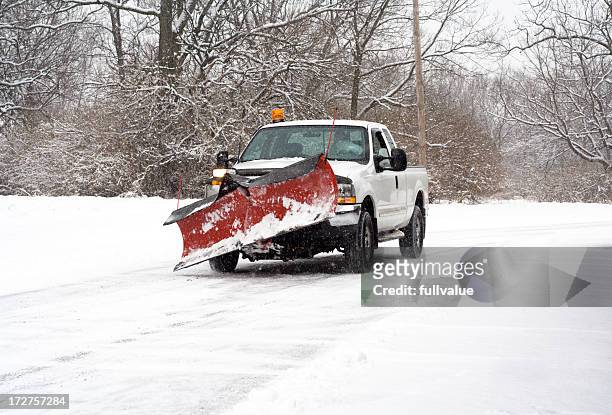 going to plow the roads - snowplow stockfoto's en -beelden