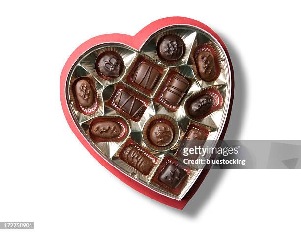 valentinstag-pralinen - heart candy on white stock-fotos und bilder