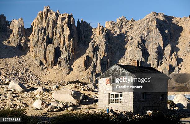 refugio frey - cortina rompeviento fotografías e imágenes de stock