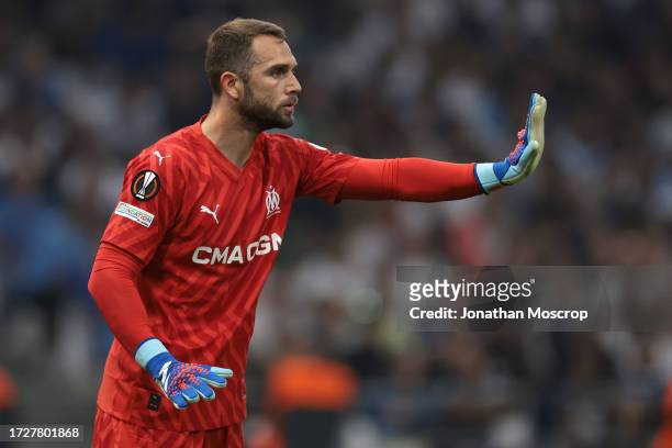 Pau Lopez of Olympique De Marseille reacts during the UEFA Europa League Group B match between Olympique de Marseille and Brighton & Hove Albion at...