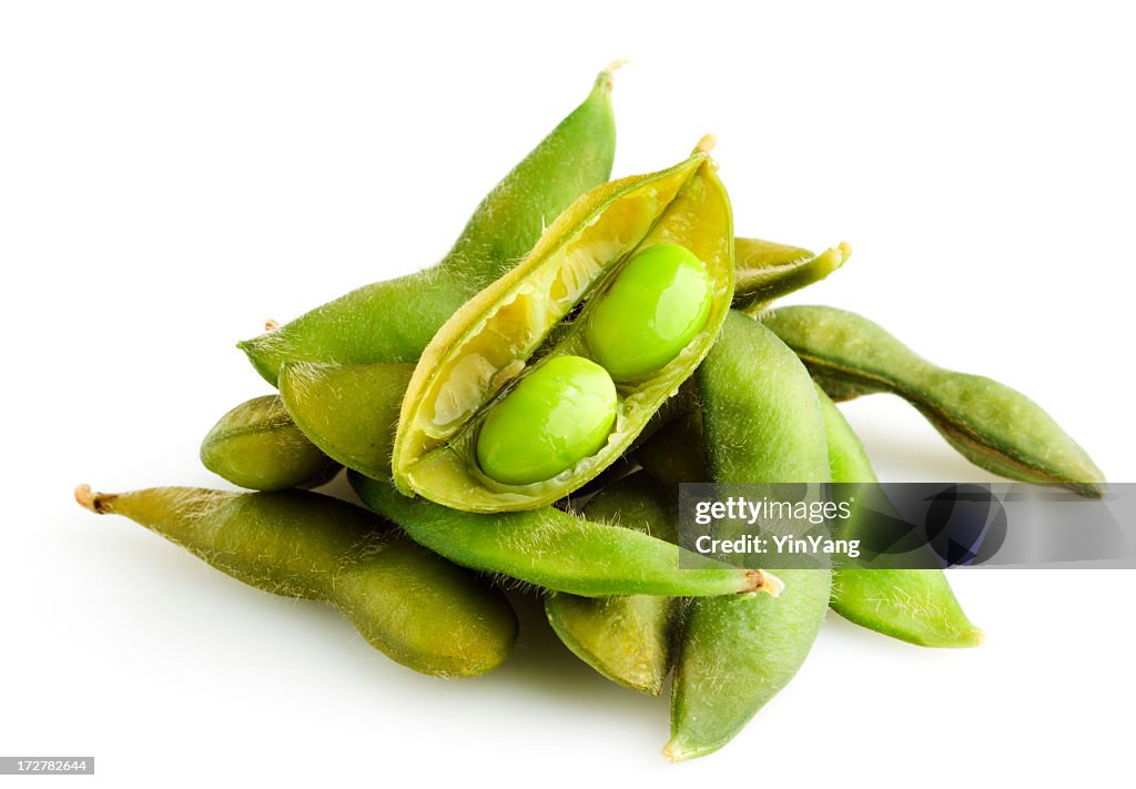 Edamame, fagioli di soia legumi cibo verdura, isolato su bianco