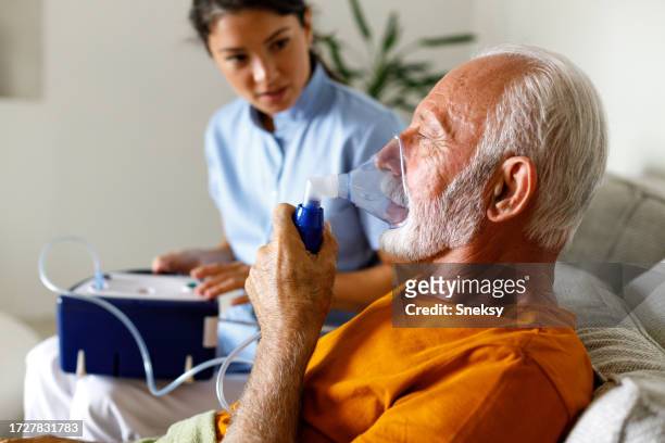 visiting senior - copd stock pictures, royalty-free photos & images