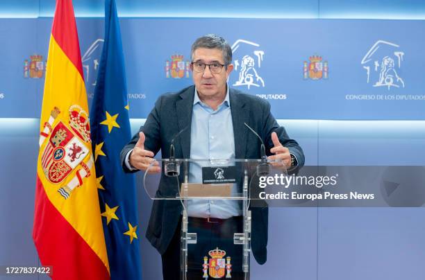 The PSOE spokesperson in Congress, Patxi Lopez, gives a press conference after the meetings with the acting President of the Government, during his...