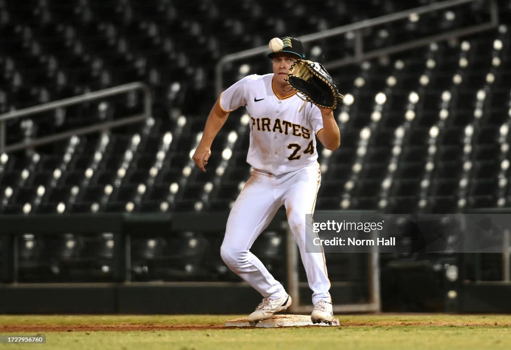 Salt River Rafters Jase Bowen of the Salt River Rafters catches a throw during the game ...
