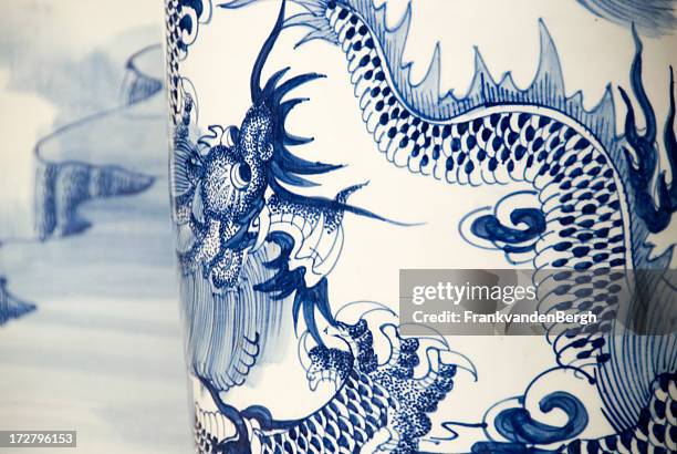 antike china - ming vase stock-fotos und bilder
