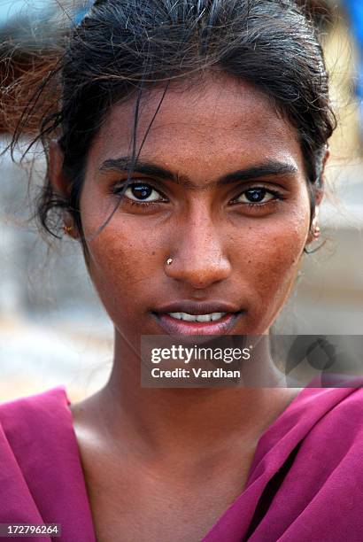 indian rural woman - indian slums stock pictures, royalty-free photos & images