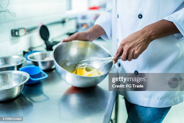 Pro Chef Using Mixer 1,740 Chef Mixing Bowl Stock Photos, High-Res Pictures, and Images ...