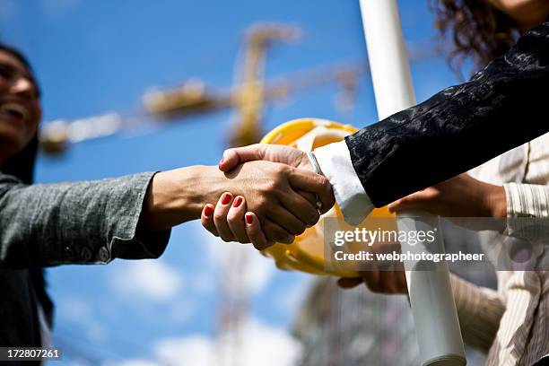 construction deal - build trust stock pictures, royalty-free photos & images