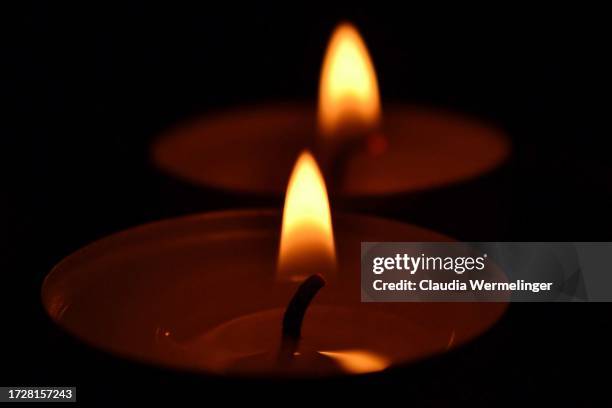 in memoriam - candlelight stock pictures, royalty-free photos & images