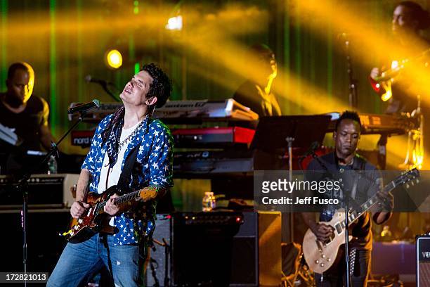 John Mayer performs at the 3rd Annual Philly 4th of July Jam on the Benjamin Franklin Parkway July 4, 2013 in Philadelphia, Pennsylvania.