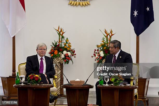 Australian Prime Minister Kevin Rudd and Indonesian President Susilo Bambang Yudoyono attend the annual bilateral meeting at Bogor Presidential...