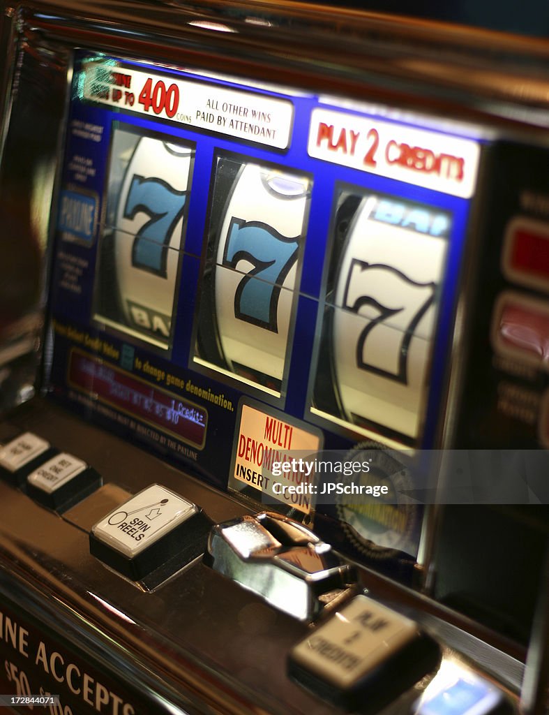 Slot Machine Winner - 777!