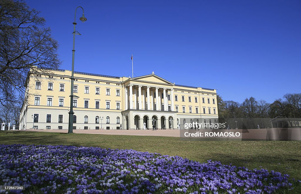 Der Königliche Palast in Oslo, Norwegen, werden im Frühling