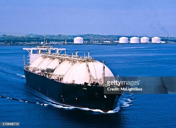 salon tanker & industrie du pétrole - navire citerne photos et images de collection