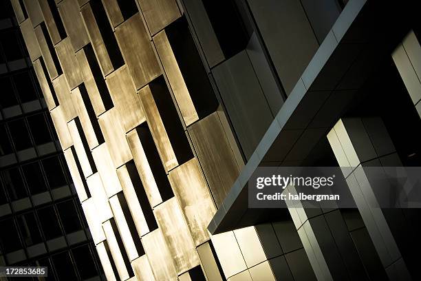 abstract edificio - característica arquitectónica fotografías e imágenes de stock