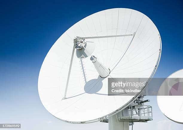satellite dish - astronomical telescope stock pictures, royalty-free photos & images