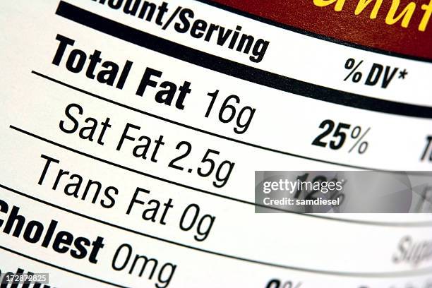 nutrition label - verzadigd vet stockfoto's en -beelden